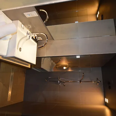 Ξενοδοχείο Amosa Centre 4*