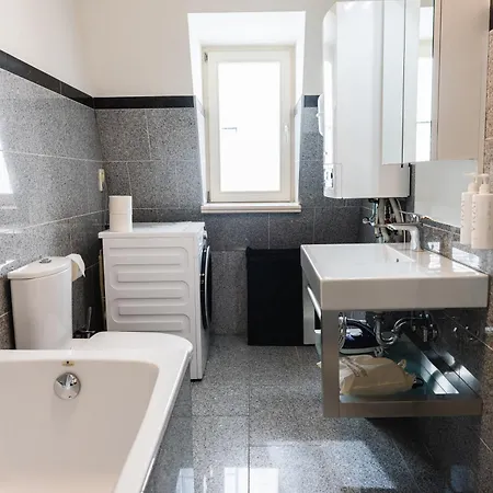 Amosa Centre Szálloda 4*