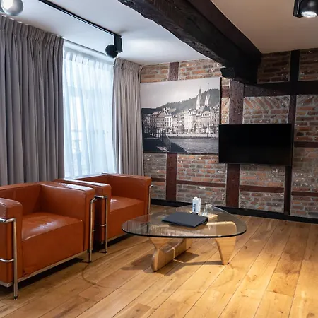 Amosa Centre 4*