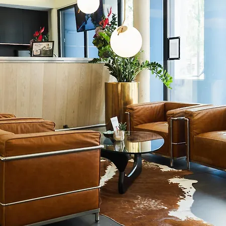 Amosa Centre 4*