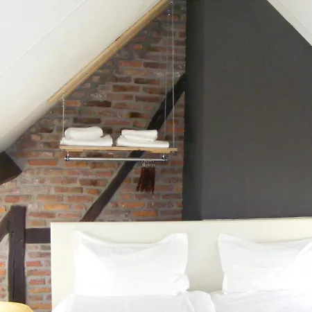 Amosa Centre 4*