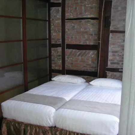Amosa Centre 4*
