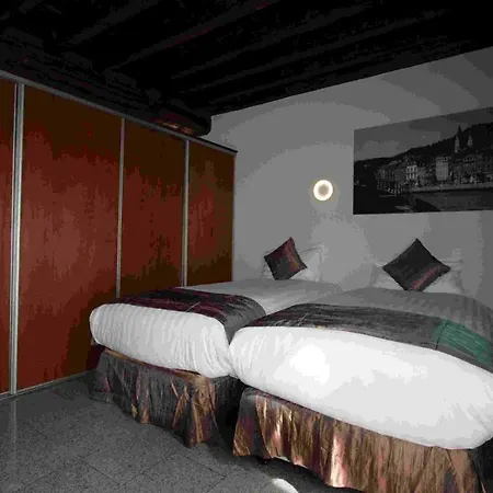 Amosa Centre Hotell 4*