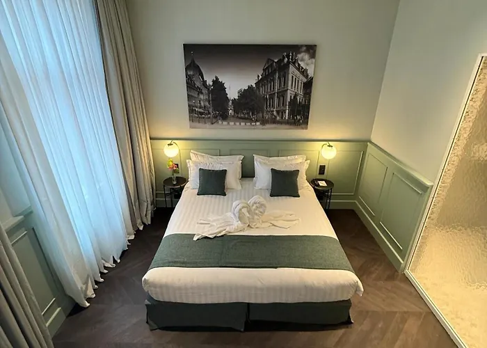 Amosa Centre Szálloda 4*