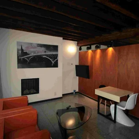 Amosa Centre Hotel